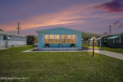 823 Vireo Dr, Barefoot Bay, FL 32976