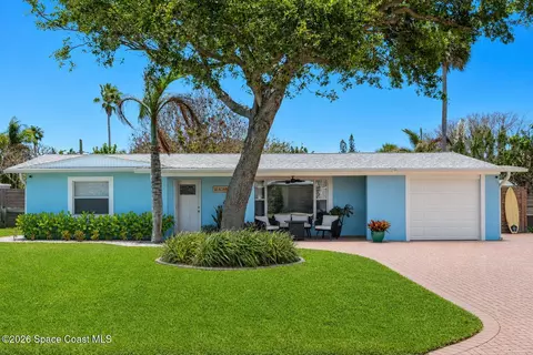125 W Gadsden Ln, Cocoa Beach, FL 32931