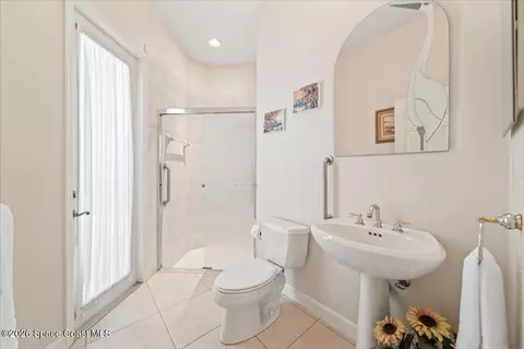 Bath - 4693 Canard Rd, Melbourne, FL 32934 photo 2 of 5