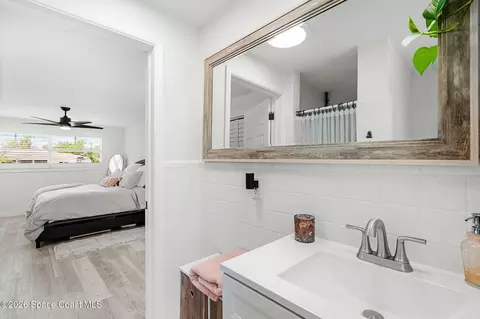 Bath - 440 Charles Dr, Melbourne, FL 32935 photo 1 of 4