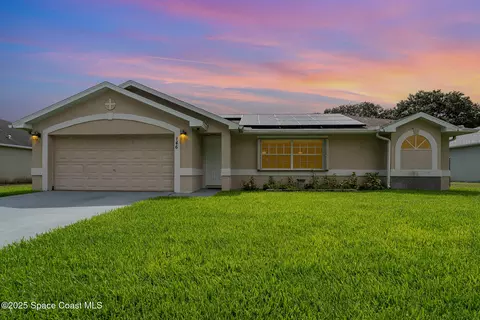 146 Oakcrest Ave NE, Palm Bay, FL 32907