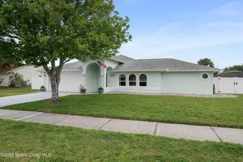 3784 Long Leaf Dr, Melbourne, FL 32940