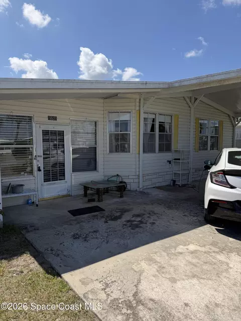 1025 Waterway Dr, Barefoot Bay, FL 32976