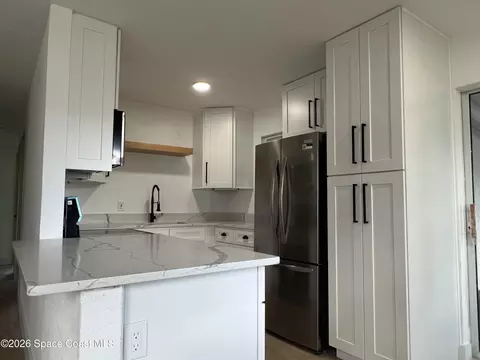 Kitchen - 2578 Coventry Rd, Melbourne, FL 32935 photo 3 of 7