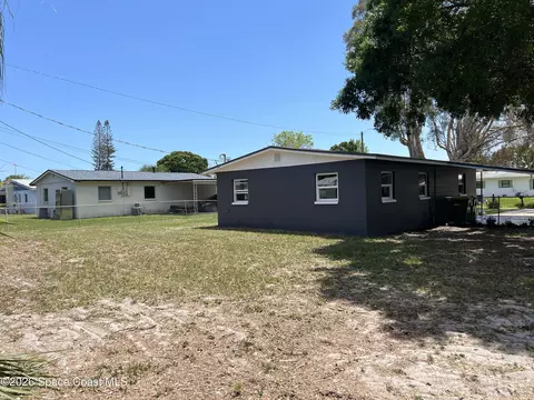 Exterior - 2578 Coventry Rd, Melbourne, FL 32935 photo 6 of 7