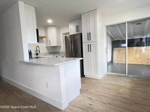 Kitchen - 2578 Coventry Rd, Melbourne, FL 32935 photo 2 of 7