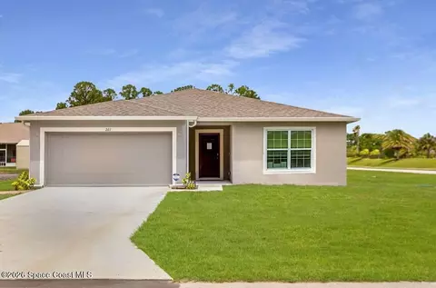 527 Lamkin St SW, Palm Bay, FL 32908