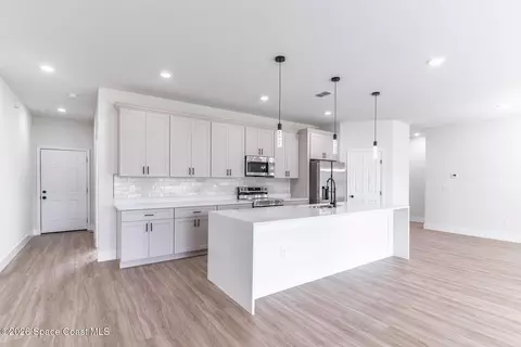Kitchen - 983 Pace Dr NW, Palm Bay, FL 32907 photo 1 of 4