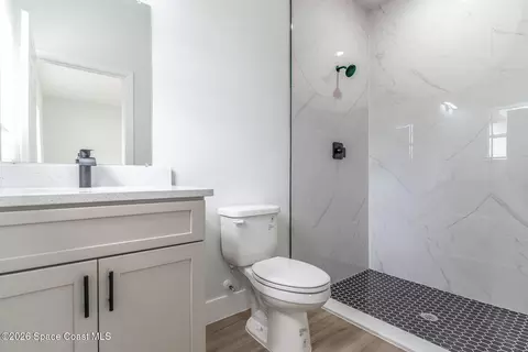 Bath - 983 Pace Dr NW, Palm Bay, FL 32907 photo 4 of 5