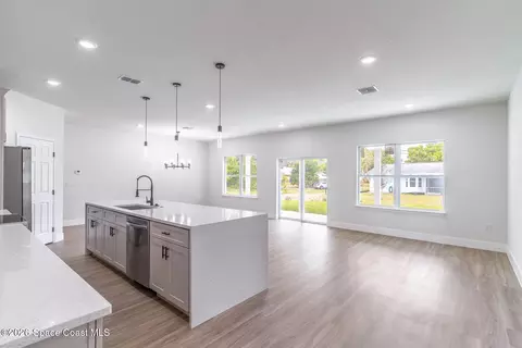 Living - 983 Pace Dr NW, Palm Bay, FL 32907 photo 1 of 8