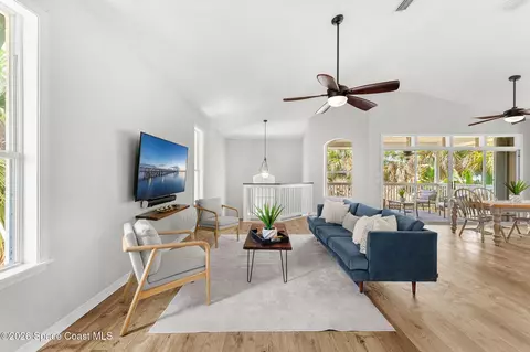 Living - 301 7th Ave, Indialantic, FL 32903 photo 3 of 4