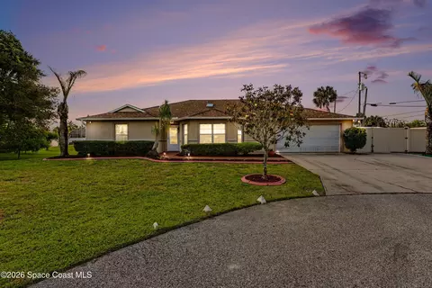 135 Country Woods Pl, Merritt Island, FL 32952
