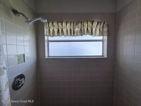 Bath - 1082 S Fork Cir, Melbourne, FL 32901 photo 2 of 2