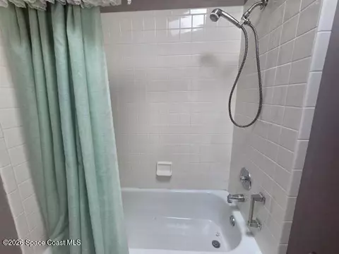 Bath - 1082 S Fork Cir, Melbourne, FL 32901 photo 1 of 2