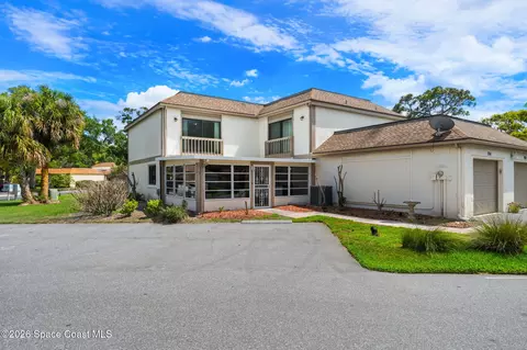 204 Country Club Dr, Melbourne, FL 32940
