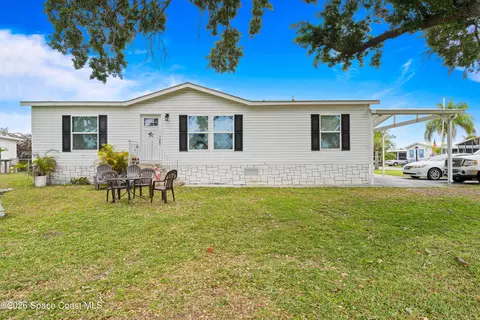 958 Pecan Cir, Barefoot Bay, FL 32976