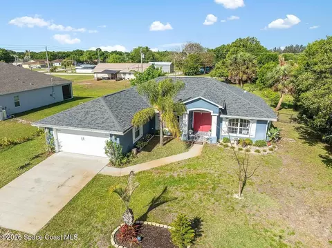 8755 91st Ave, Vero Beach, FL 32967