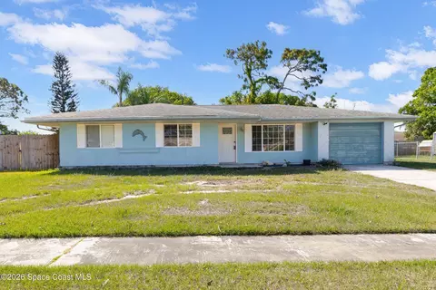 907 Gatewood Ct NE, Palm Bay, FL 32905