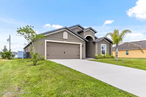539 Hamwood St SW, Palm Bay, FL 32908