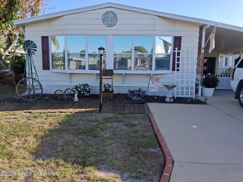 480 Egret Cir, Micco, FL 32976