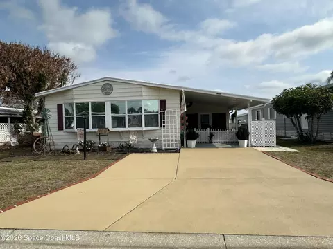 480 Egret Cir, Micco, FL 32976