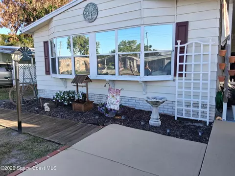 480 Egret Cir, Micco, FL 32976 photo 2