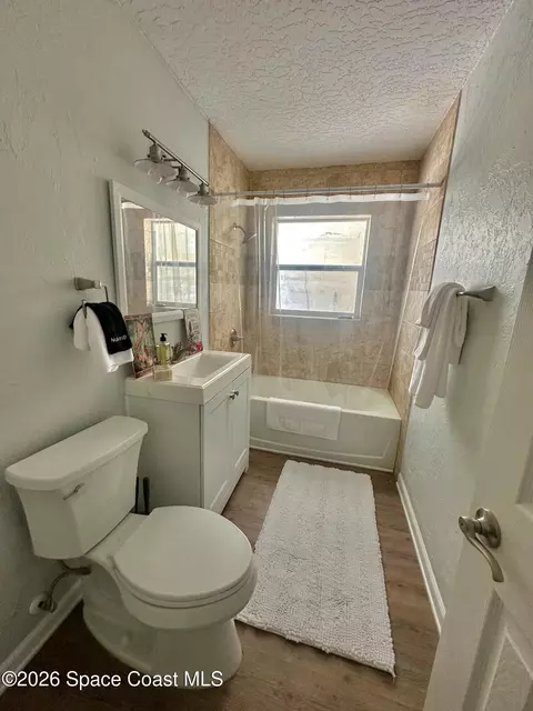 Bath - 589 Hillside Ct, Melbourne, FL 32935 photo 2 of 2