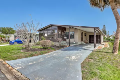 949 Laurel Cir, Barefoot Bay, FL 32976