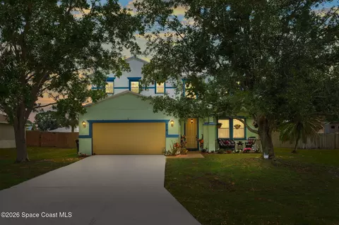 818 Boeing St NE, Palm Bay, FL 32907