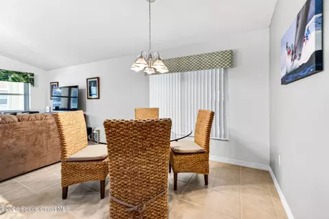 Dining - 3417 Hoofprint Dr, Melbourne, FL 32940 photo 3 of 4