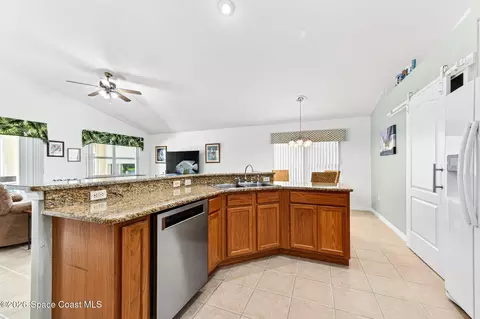 Kitchen - 3417 Hoofprint Dr, Melbourne, FL 32940 photo 3 of 4