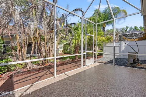 Exterior - 5748 Tamarac Dr, Melbourne, FL 32940 photo 5 of 6