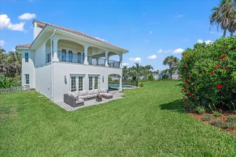 Exterior - 201 Loggerhead Dr, Melbourne Beach, FL 32951 photo 12 of 21