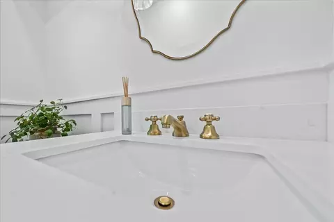 Bath - 201 Loggerhead Dr, Melbourne Beach, FL 32951 photo 2 of 9