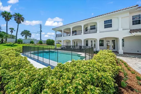 Exterior - 201 Loggerhead Dr, Melbourne Beach, FL 32951 photo 10 of 21