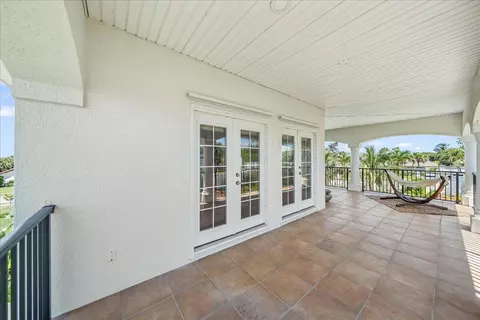 Exterior - 201 Loggerhead Dr, Melbourne Beach, FL 32951 photo 4 of 21