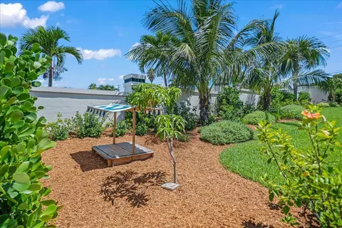 Exterior - 201 Loggerhead Dr, Melbourne Beach, FL 32951 photo 20 of 21