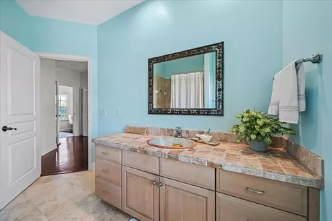 Bath - 201 Loggerhead Dr, Melbourne Beach, FL 32951 photo 6 of 9