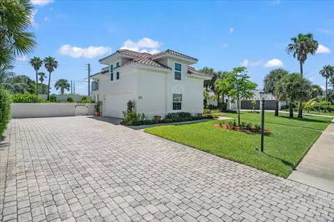 Exterior - 201 Loggerhead Dr, Melbourne Beach, FL 32951 photo 18 of 21