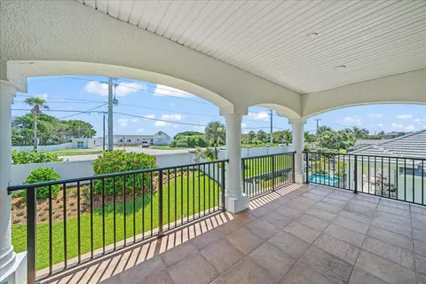 Exterior - 201 Loggerhead Dr, Melbourne Beach, FL 32951 photo 3 of 21