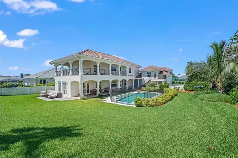 Exterior - 201 Loggerhead Dr, Melbourne Beach, FL 32951 photo 2 of 21