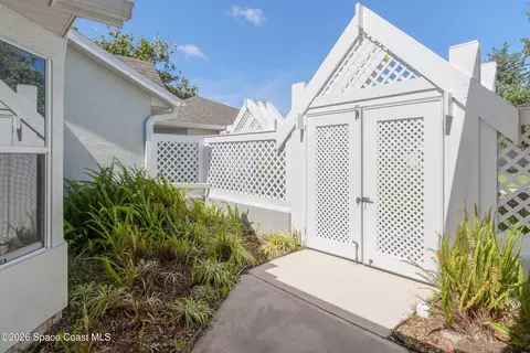 Exterior - 604 Brookwood Pl, Melbourne, FL 32940 photo 4 of 15