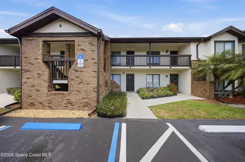 1515 Huntington Ln #927, Rockledge, FL 32955