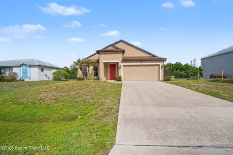 526 Sauders Rd SE, Palm Bay, FL 32909