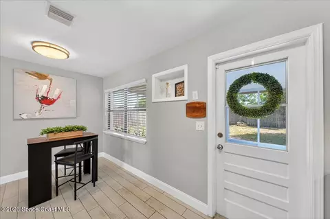Entry Way - 2139 Smathers Cir N, Melbourne, FL 32935 photo 2 of 2