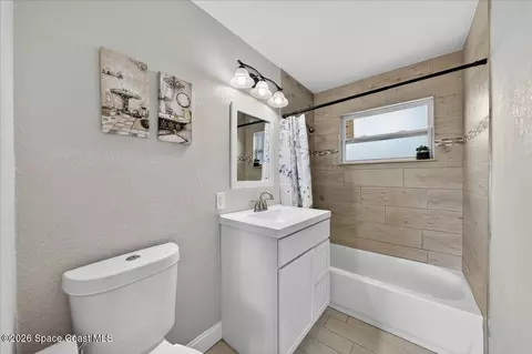 Bath - 2139 Smathers Cir N, Melbourne, FL 32935 photo 1 of 1