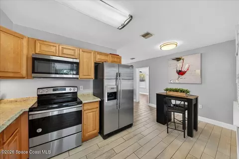 Kitchen - 2139 Smathers Cir N, Melbourne, FL 32935 photo 2 of 2
