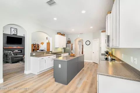 Kitchen - 330 Chennault Ln, Rockledge, FL 32955 photo 3 of 4