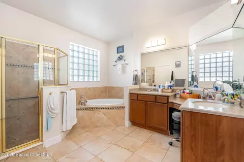 Bath - 330 Chennault Ln, Rockledge, FL 32955 photo 1 of 6