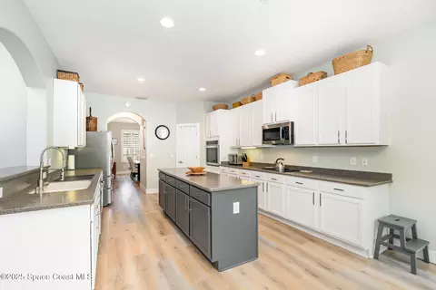 Kitchen - 330 Chennault Ln, Rockledge, FL 32955 photo 2 of 4